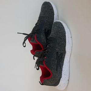 Reebok Sneakers. Gray and Red. Size 4